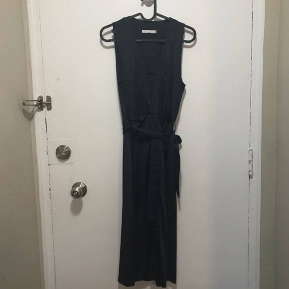 Pink Stitch pleated low v-neck sleeveless (navy) blue midi dress size 2 - Picture 3 of 10